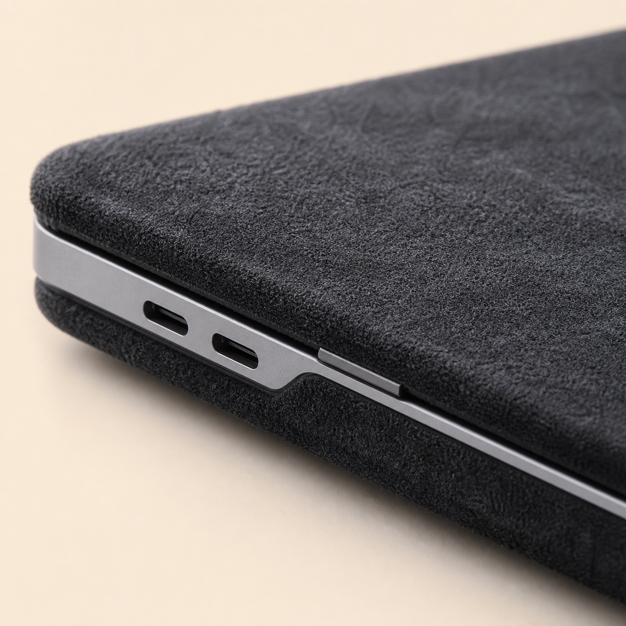 MacBook Pro 16" Alcantra Cover